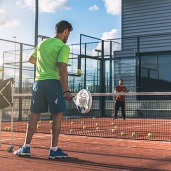 Comprar o produto de Aulas Individuais em Aulas de Tennis em Atibaia, SP por Solutudo
