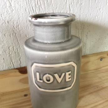 Comprar o produto de Vaso Cerâmica Love em Vasos Decorativos em São Carlos, SP por Solutudo