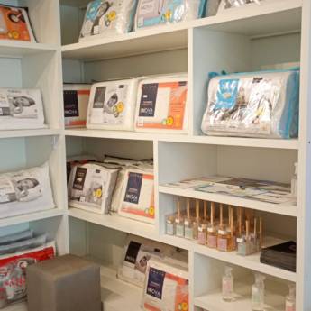 Comprar o produto de TRAVESSEIROS ESPUMAS E ALTURAS DIFERENTES em Colchões em Botucatu, SP por Solutudo