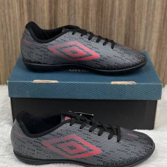 Comprar o produto de Chuteira adulta Umbro Society em A Classificar em Uberlândia, MG por Solutudo