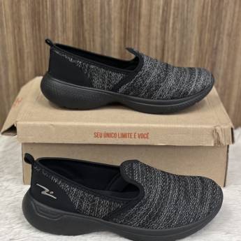 Comprar o produto de Tênis feminino Adrun em A Classificar em Uberlândia, MG por Solutudo