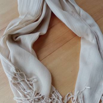 Comprar o produto de Lenço/ encharpe billie bege liso- CCE em Roupas e Acessórios em Botucatu, SP por Solutudo