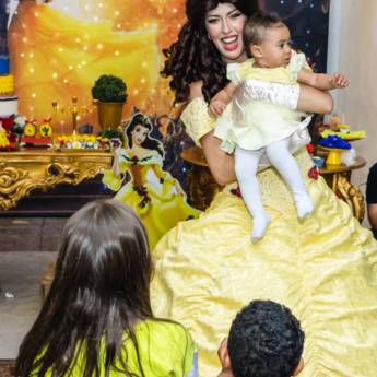 Comprar o produto de Bela e a fera em Festas e Eventos pela empresa Tutitu Animações em Belo Horizonte, MG por Solutudo