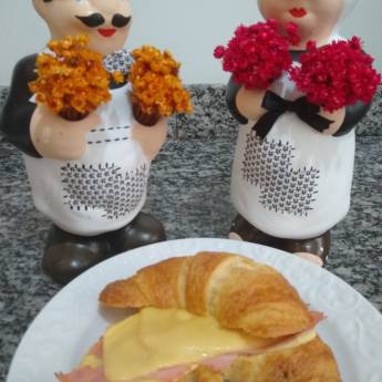 Comprar o produto de Croissant de presunto e queijo em Salgados em Jundiaí, SP por Solutudo
