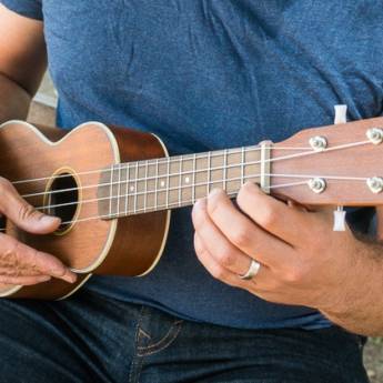 Comprar o produto de Ukulele em Escolas de Música em Aracaju, SE por Solutudo