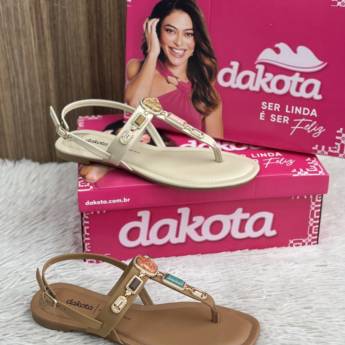 Comprar o produto de Sandália adulta Dakota em A Classificar pela empresa Lojas Dom Flavittos em Uberlândia, MG por Solutudo