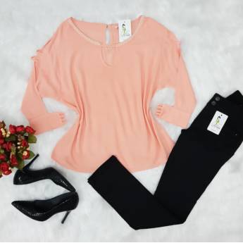 Comprar o produto de Blusa pérola no decote em Blusas em Bauru, SP por Solutudo