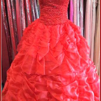 Comprar o produto de Vestido de debutante vermelho 2 em 1 em Avaré em Vestidos Casuais em Avaré, SP por Solutudo