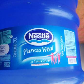 Comprar o produto de Água Nestlé - Galão de 20L em A Classificar em Marília, SP por Solutudo