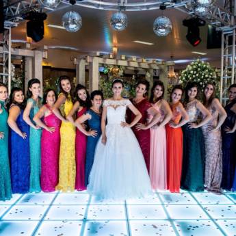 Comprar o produto de Casamento: DJ + Estrutura + Pista de led em A Classificar em Marília, SP por Solutudo