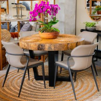 Comprar o produto de Elegância Artesanal em Madeira | Decor Max Casa em Ninho Verde II – SP em Madeira pela empresa Decor Max Casa em Ninho Verde II Eco Residence, SP por Solutudo