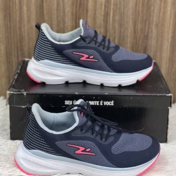 Comprar o produto de Tênis feminino Adrun em A Classificar em Uberlândia, MG por Solutudo