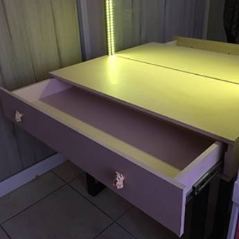 Comprar o produto de Penteadeira Camarim Infantil em Americana  em Nossos Serviços em Americana, SP por Solutudo