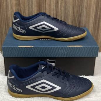 Comprar o produto de Chuteira adulta Umbro Indoor em A Classificar em Uberlândia, MG por Solutudo
