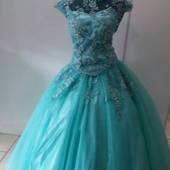 Comprar o produto de Vestido Debutante em Vestidos Casuais em Bauru, SP por Solutudo