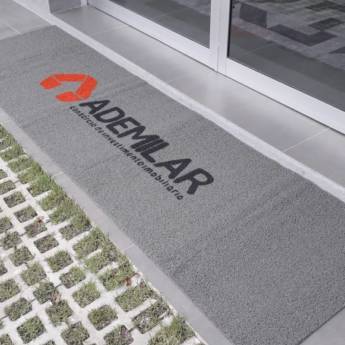 Comprar o produto de tapete com logo em A Classificar em Joinville, SC por Solutudo