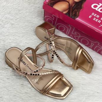 Comprar o produto de Sandália adulta Dakota em A Classificar em Uberlândia, MG por Solutudo
