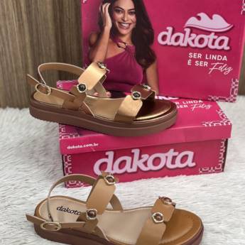 Comprar o produto de Sandália anabela Dakota em A Classificar pela empresa Lojas Dom Flavittos em Uberlândia, MG por Solutudo