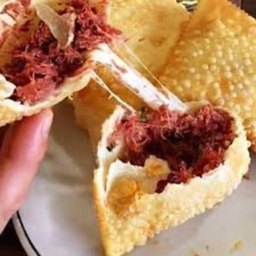 Pastel de carne seca com queijo 