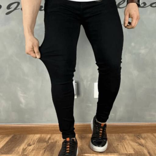 Calça Jeans Masculina Skinny Preta Lisa Básica para Visual Casual e Versátil