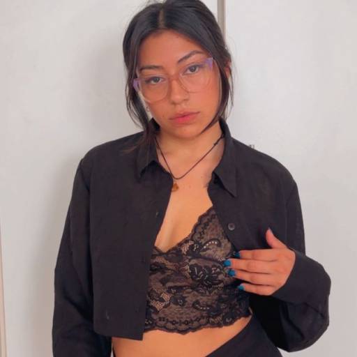 Olá, meu nome é  Mili sou Argentina, formada em Massagem Tântrica. 