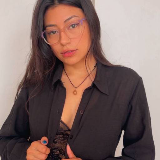 Olá, meu nome é  Mili sou Argentina, formada em Massagem Tântrica. 