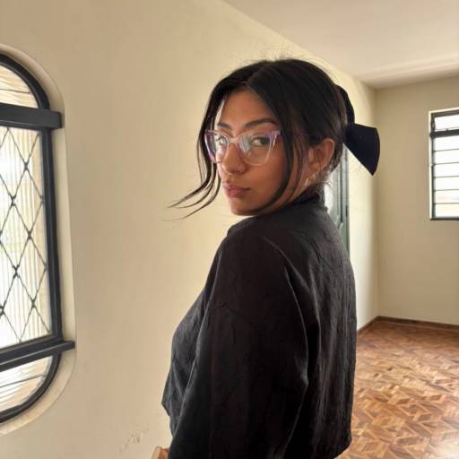 Olá, meu nome é  Mili sou Argentina, formada em Massagem Tântrica. 