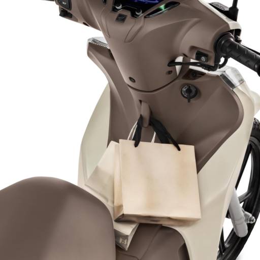 BIZ 125 em Botucatu, SP por Freire Motos