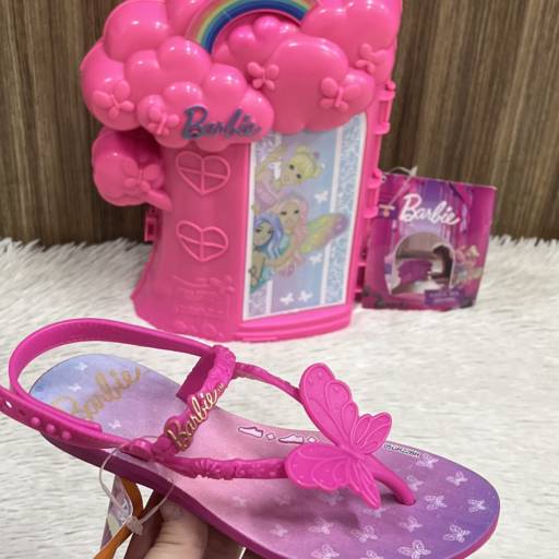 Sandália infantil Grendene + brinde