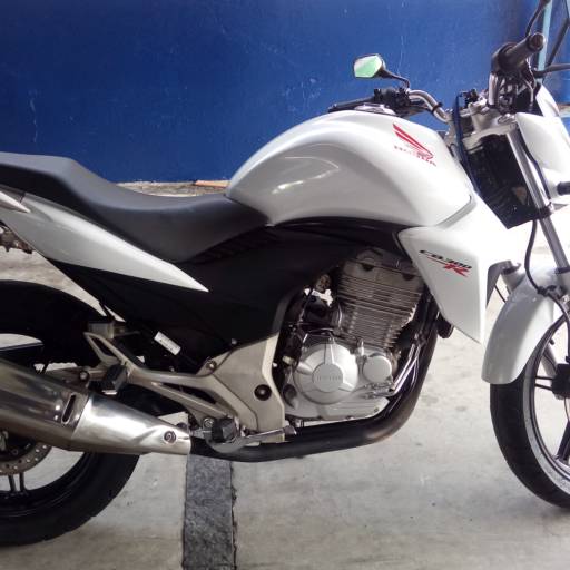 Comprar o produto de CB 300R em Honda pela empresa Alípio Motos em Caraguatatuba, SP por Solutudo