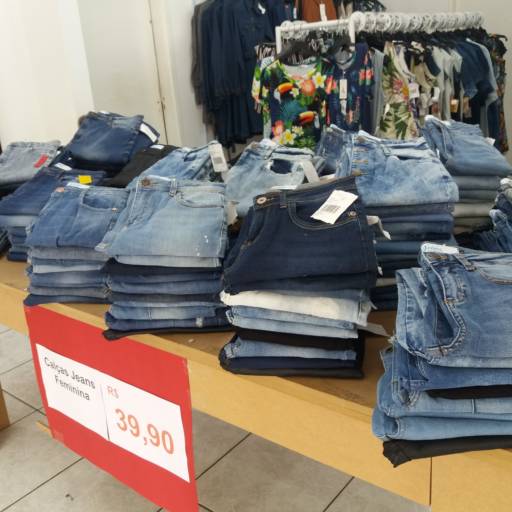 Comprar o produto de Calças jeans Femininas em A Classificar pela empresa Doct Jeans Bauru em Bauru, SP por Solutudo
