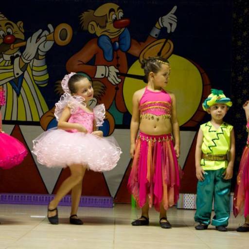 Teatro "Um Circo Diferente" por Infantilândia Pee Wee