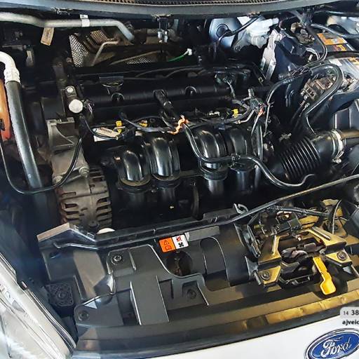 FORD FIESTA HATCH 1.6 16V 4P FLEX SE POWERSHIFT AUTOMÁTICO- 2013/2014 em Botucatu, SP por AJ Veículos