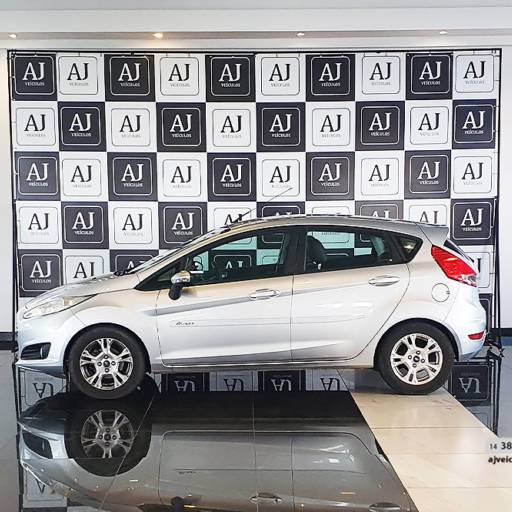 FORD FIESTA HATCH 1.6 16V 4P FLEX SE POWERSHIFT AUTOMÁTICO- 2013/2014 em Botucatu, SP por AJ Veículos