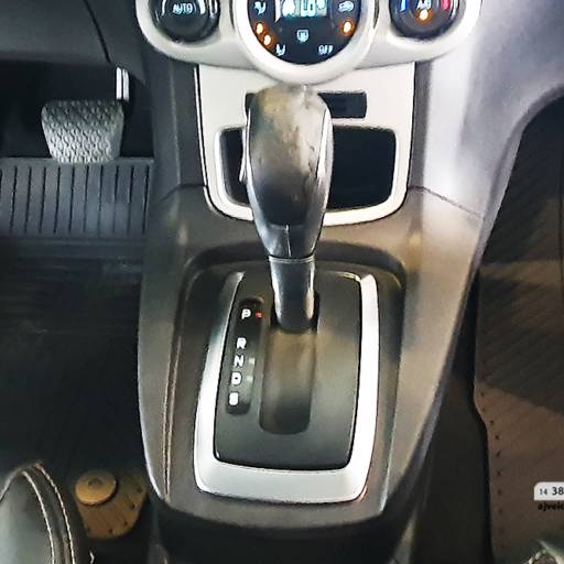 FORD FIESTA HATCH 1.6 16V 4P FLEX SE POWERSHIFT AUTOMÁTICO- 2013/2014 em Botucatu, SP por AJ Veículos