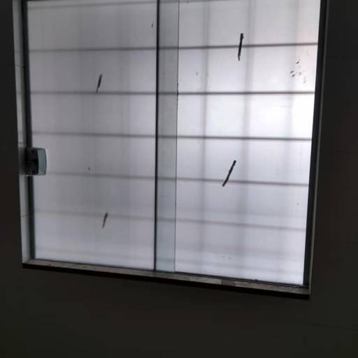 Janelas 2 folhas jateadas. Portas jateadas. Espelhos com bordas ( sobre espelho ). Box. por Top Vidros