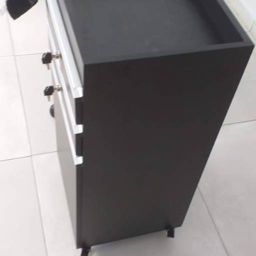 Carrinho Auxiliar Preto com chave em Bauru, SP por Móveis Fábrica de Sonhos Bauru