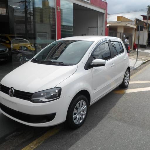 FOX TREND 1.0 FLEX COMPLETO ANO 2013 por Jota Car Veículos 