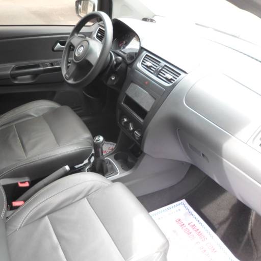 FOX TREND 1.0 FLEX COMPLETO ANO 2013 por Jota Car Veículos 