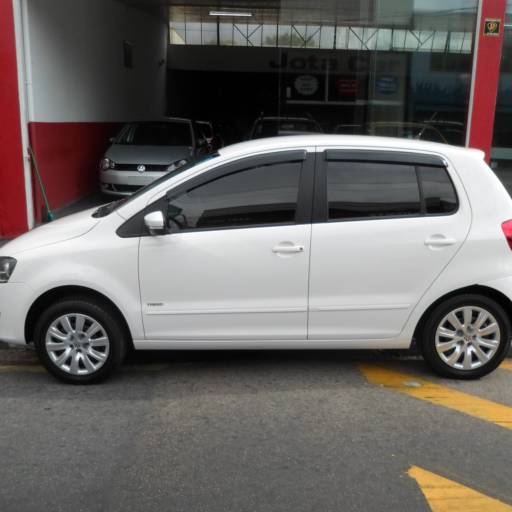 FOX TREND 1.0 FLEX COMPLETO ANO 2013 por Jota Car Veículos 