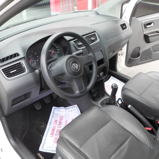 FOX TREND 1.0 FLEX COMPLETO ANO 2013 por Jota Car Veículos 