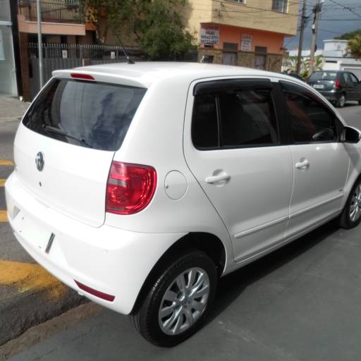 FOX TREND 1.0 FLEX COMPLETO ANO 2013 por Jota Car Veículos 