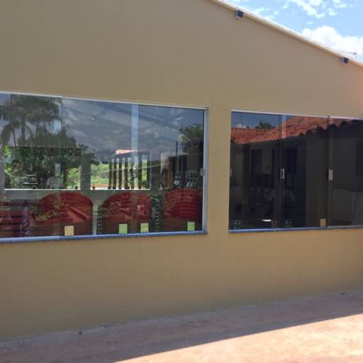 Janelas de vidro por DiviBox Esquadrias de Alumínio  e Temperados