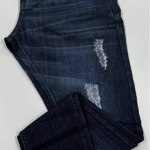 84% algodão, 14% poliéster e 2% elastano