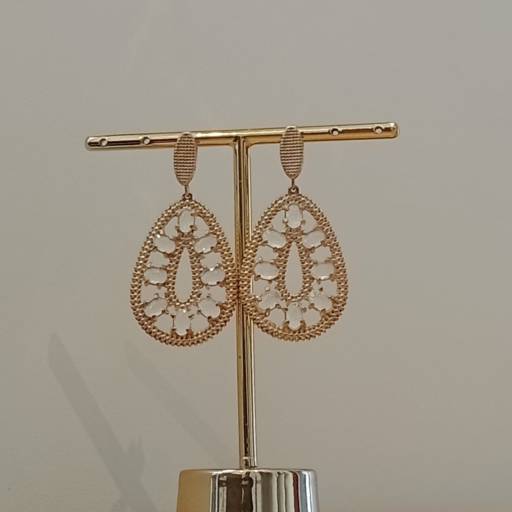 Brinco argola prata pedra branca 