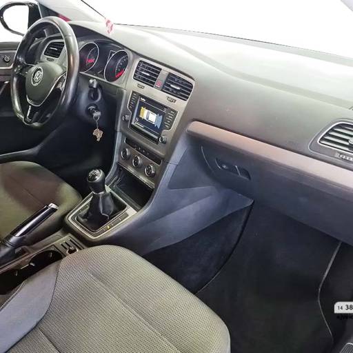 VOLKSWAGEN GOLF MSI COMFORTLINE 16V TOTAL FLEX 4P- 2015/2016 em Botucatu, SP por AJ Veículos