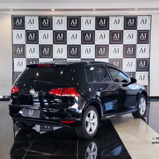 VOLKSWAGEN GOLF MSI COMFORTLINE 16V TOTAL FLEX 4P- 2015/2016 em Botucatu, SP por AJ Veículos