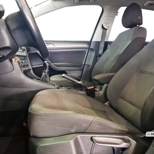 VOLKSWAGEN GOLF MSI COMFORTLINE 16V TOTAL FLEX 4P- 2015/2016 em Botucatu, SP por AJ Veículos