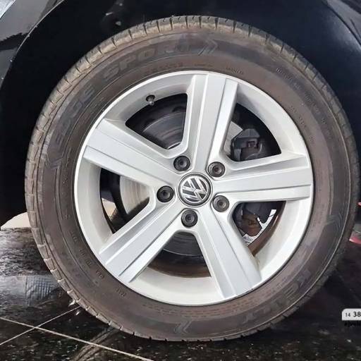 VOLKSWAGEN GOLF MSI COMFORTLINE 16V TOTAL FLEX 4P- 2015/2016 em Botucatu, SP por AJ Veículos
