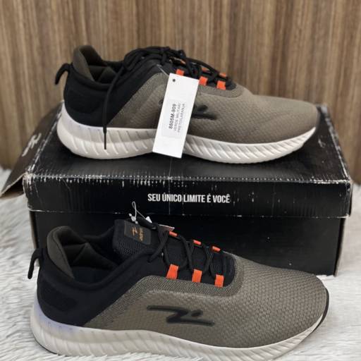 Tênis masculino Adrun  em Uberlândia, MG por Lojas Dom Flavittos